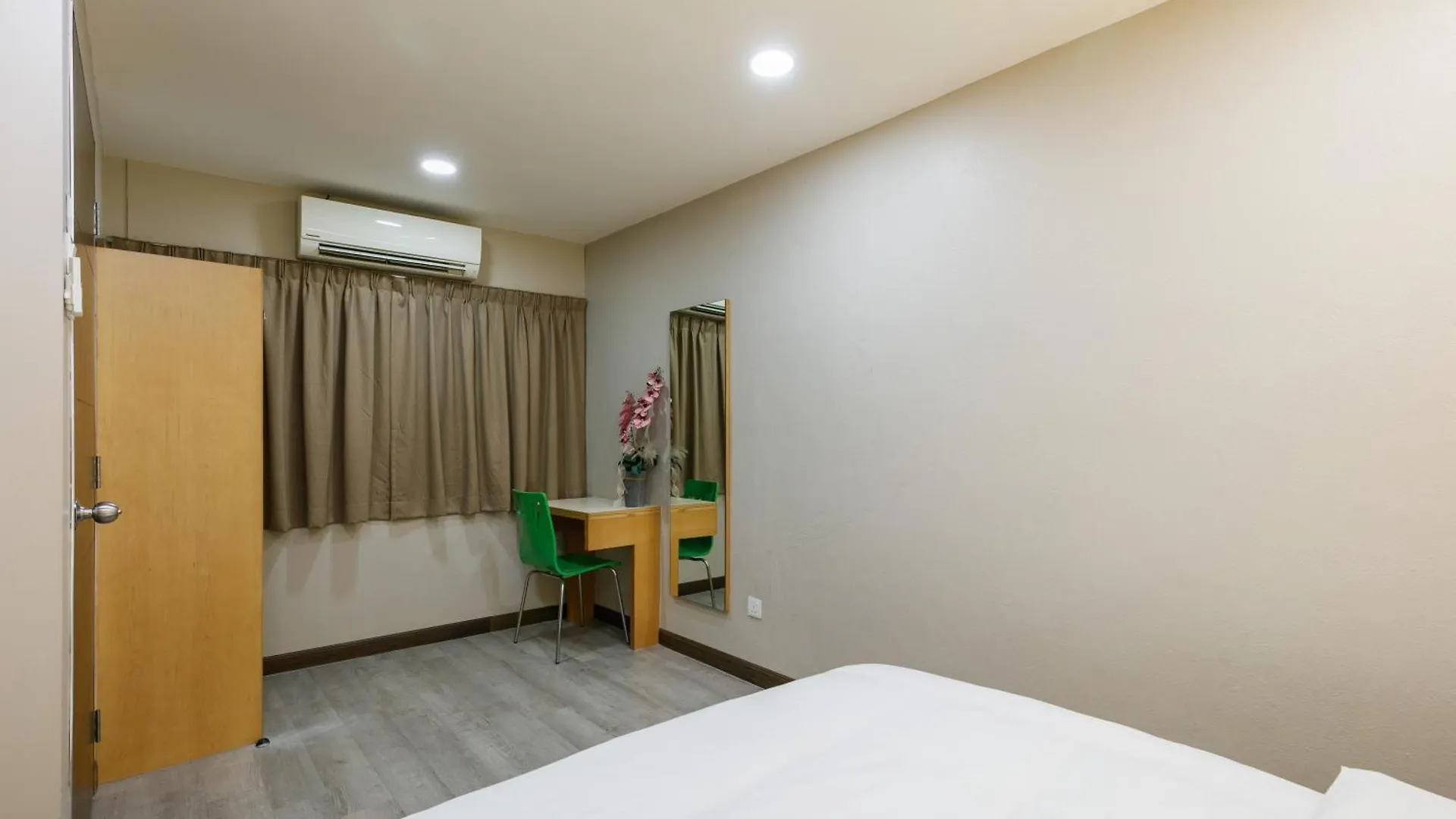 Gaia Realty Homestay, Private & Convenient Stay In Georgetown George Town