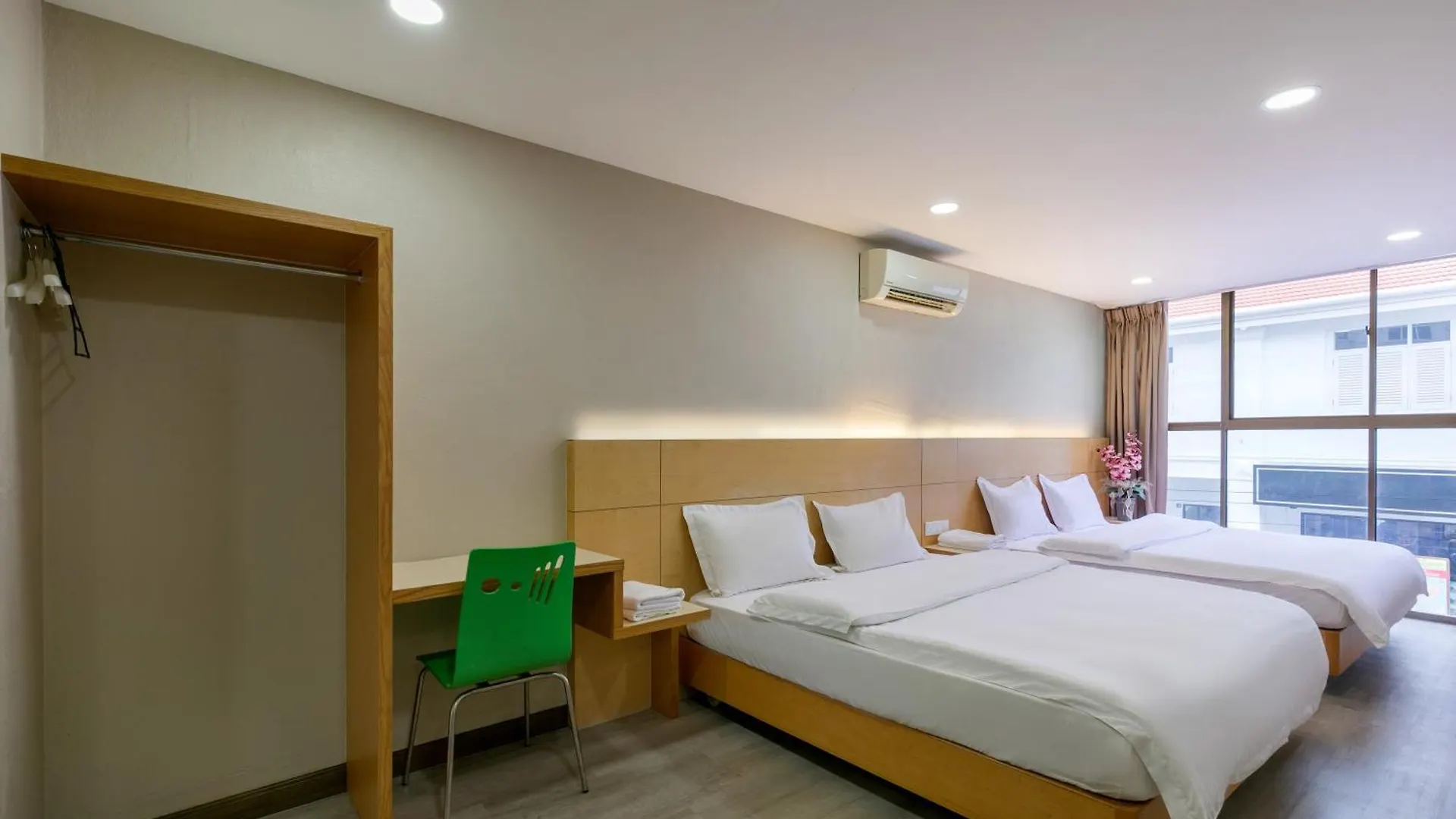 Gaia Realty Homestay, Private & Convenient Stay In Georgetown 0*, George Town